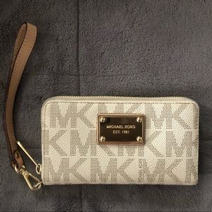 Michael Kors wristlet wallet
